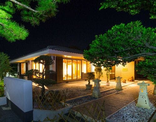 【ダイニング】8脚のダイニングテーブル