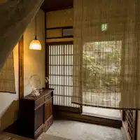 ทางเข้าที่มองจากภายใน