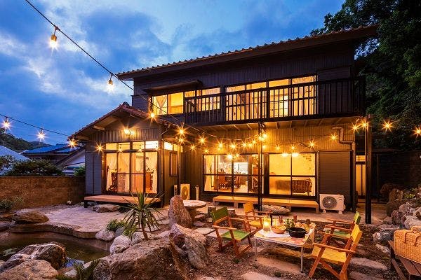 12119476.jpg?auto=compress,