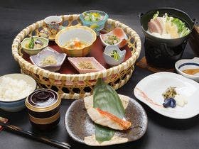 京ごはんと露天風呂の宿　ゆのはな月や