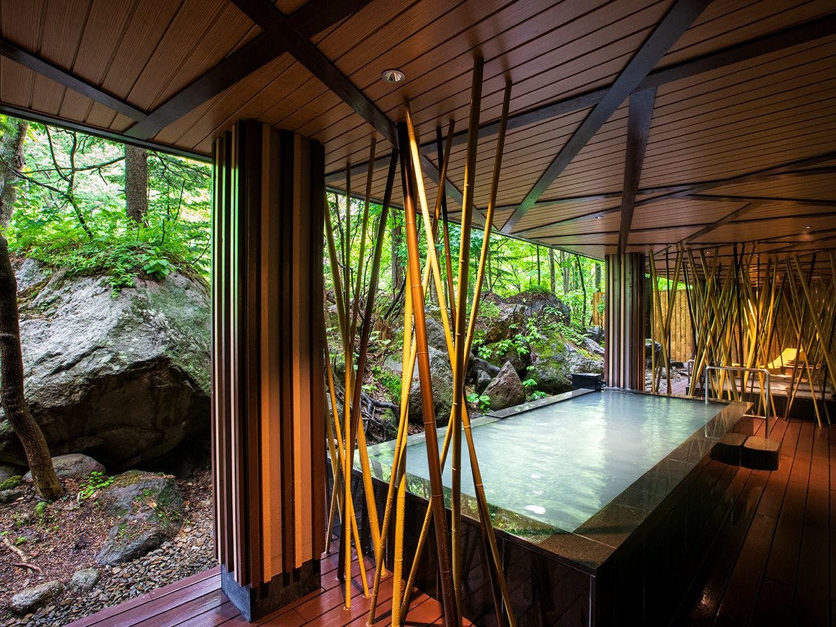 น้ำพุร้อนธรรมชาติ 'เสียงนก'