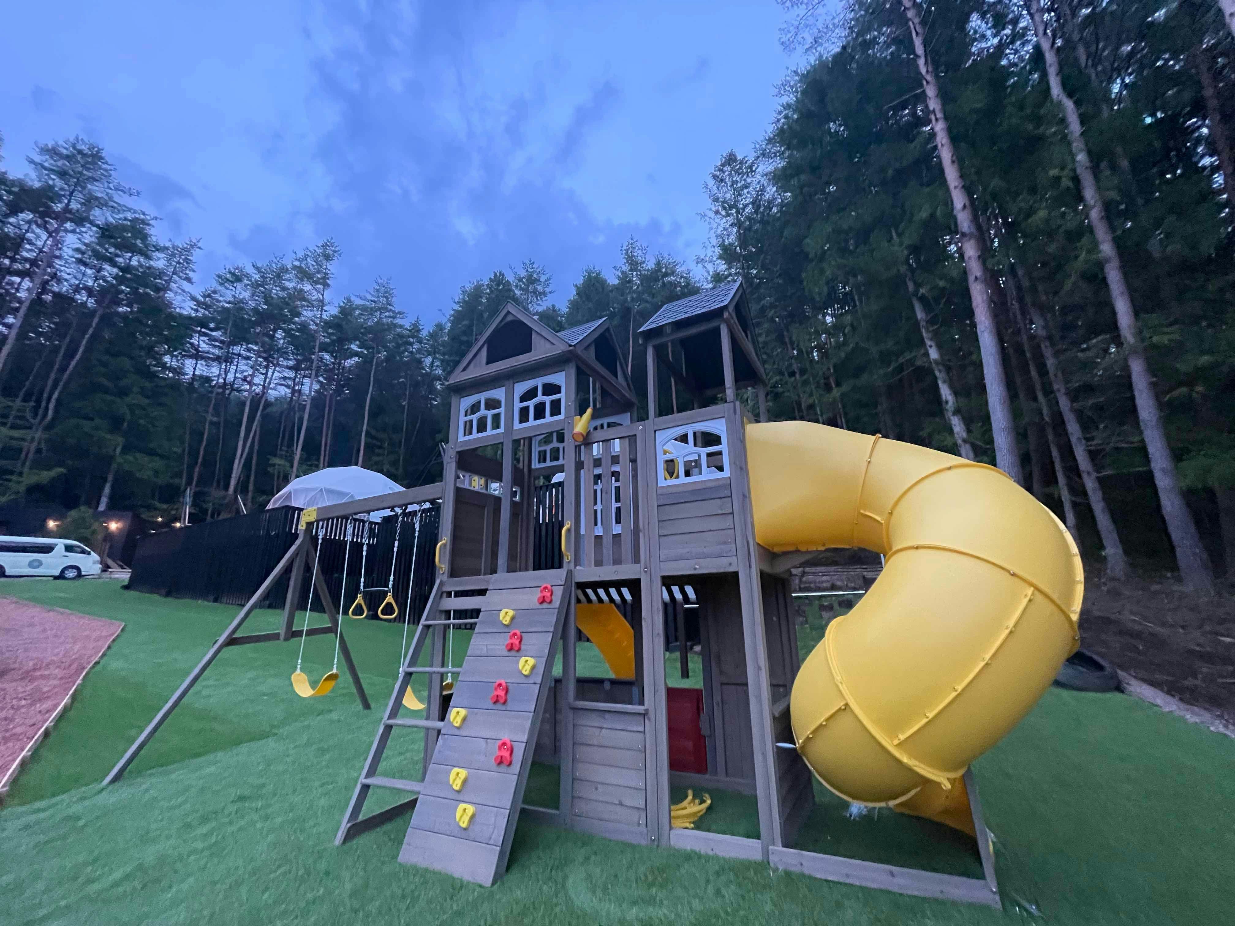 อุปกรณ์สนามเด็กเล่นขนาดใหญ่