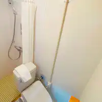 Kamar Double dengan shower dan toilet