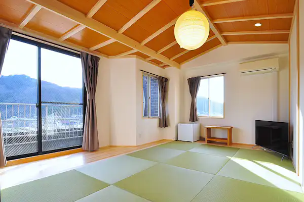 ■ Non-Smoking Japanese-Western Style Room, 9 Tatami Mats, Main Building B7