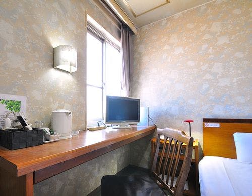 ■喫煙シングル　本館（デスク周辺）　B5