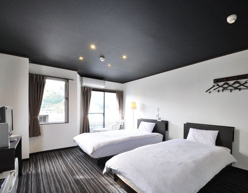 ■禁煙ツイン　本館（テーブル周辺）A9