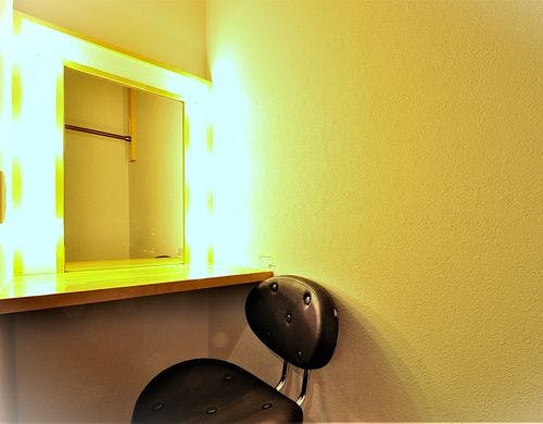 ■禁煙和洋室9畳　本館（化粧台）　B7