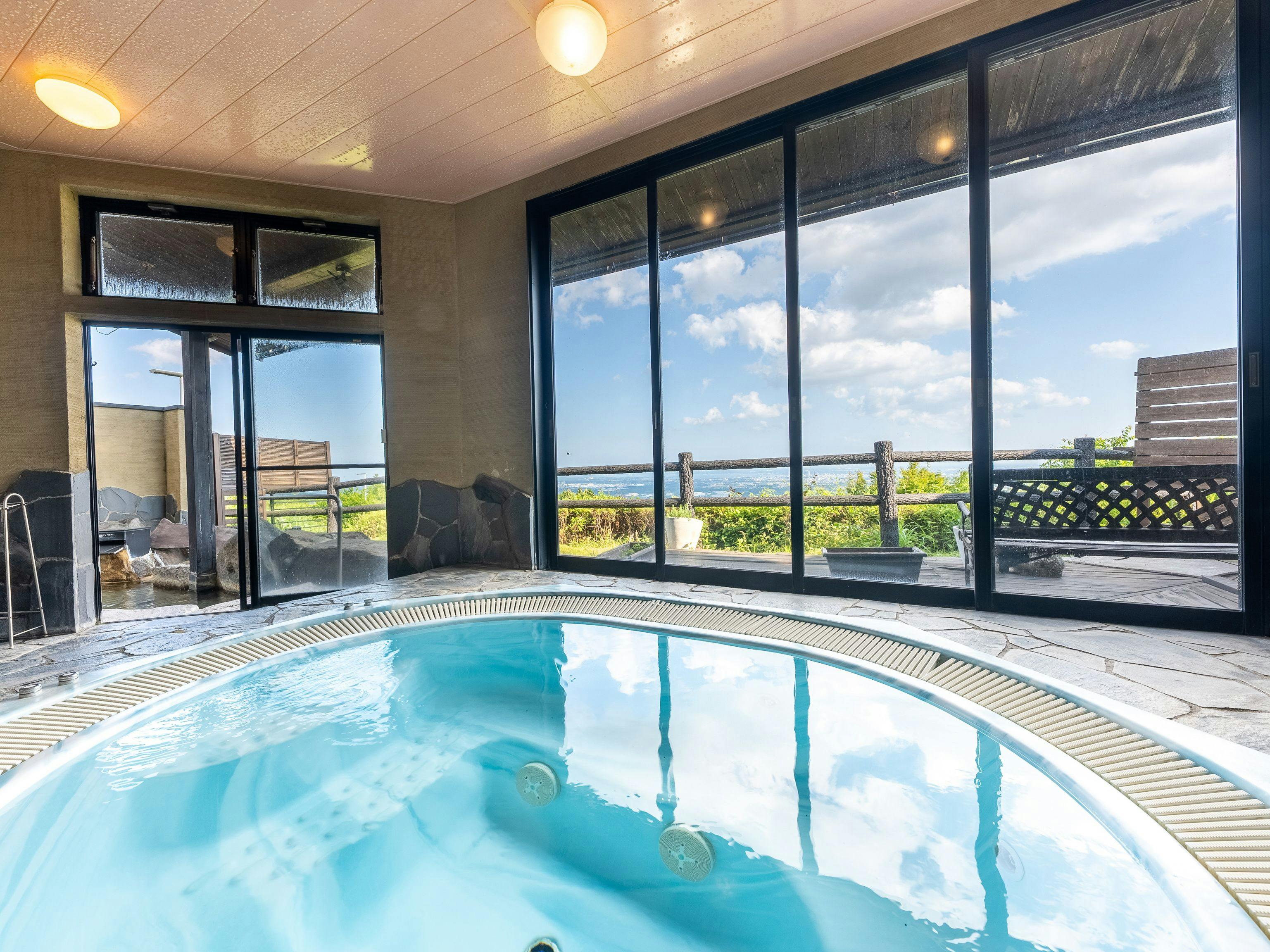 บ่อน้ำพุร้อนกลางแจ้ง