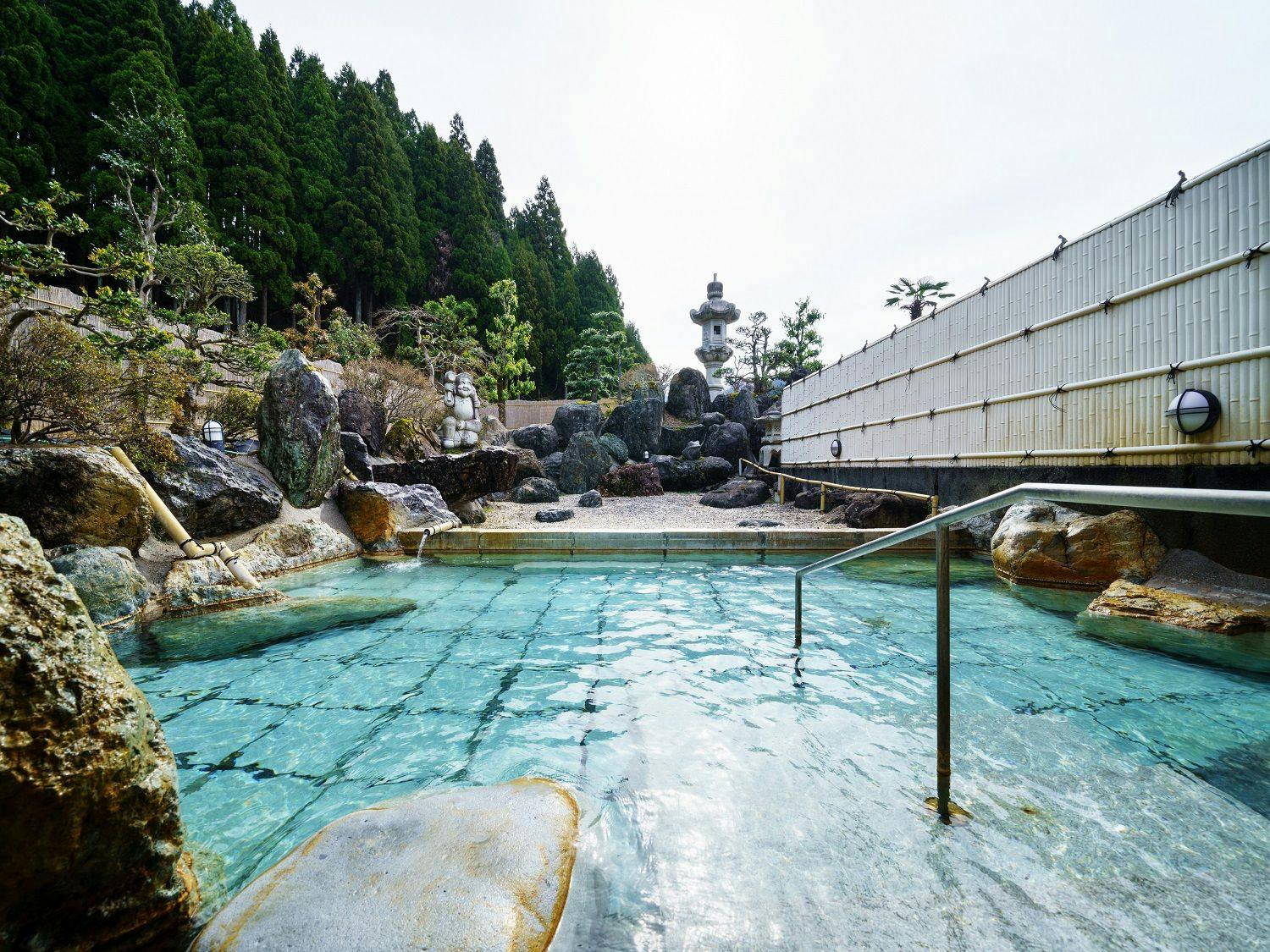 Baden Akebi