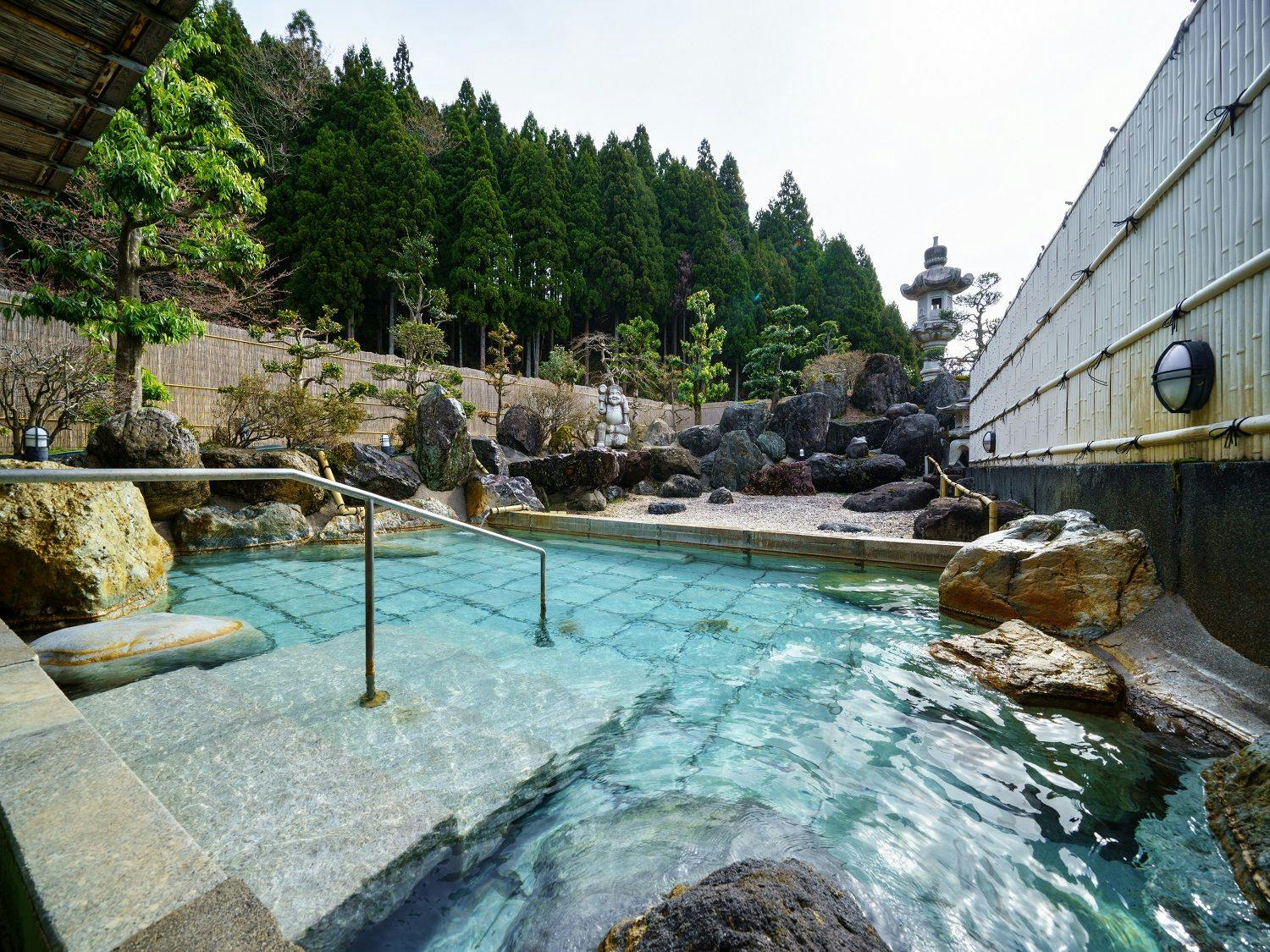 Baden Akebi
