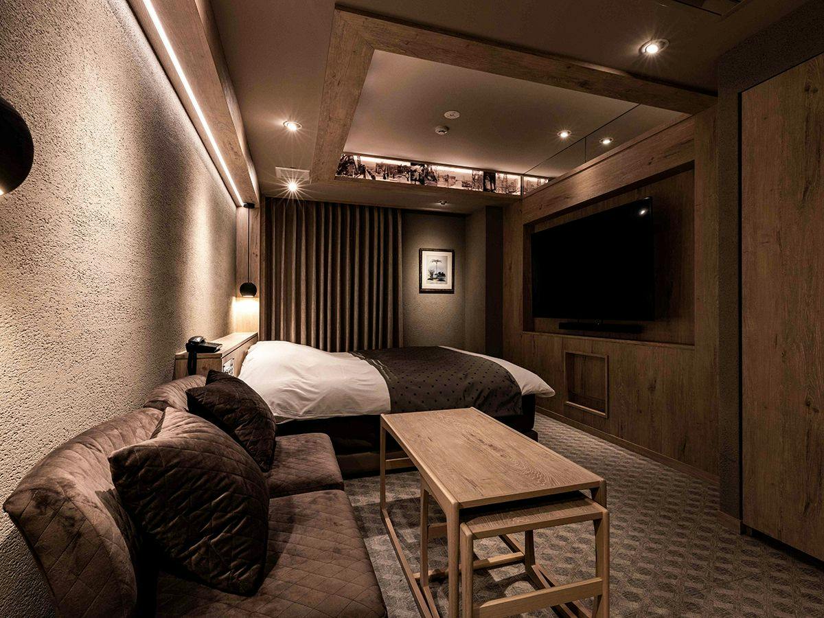 Y-HOTEL