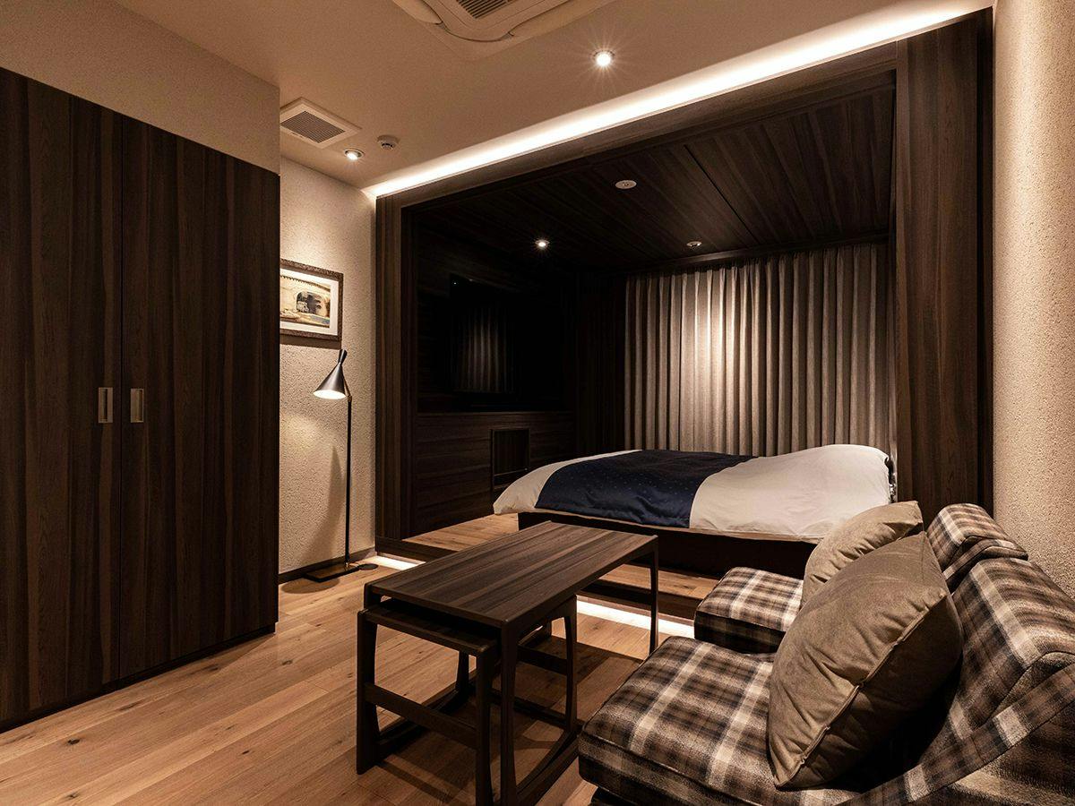 Y-HOTEL