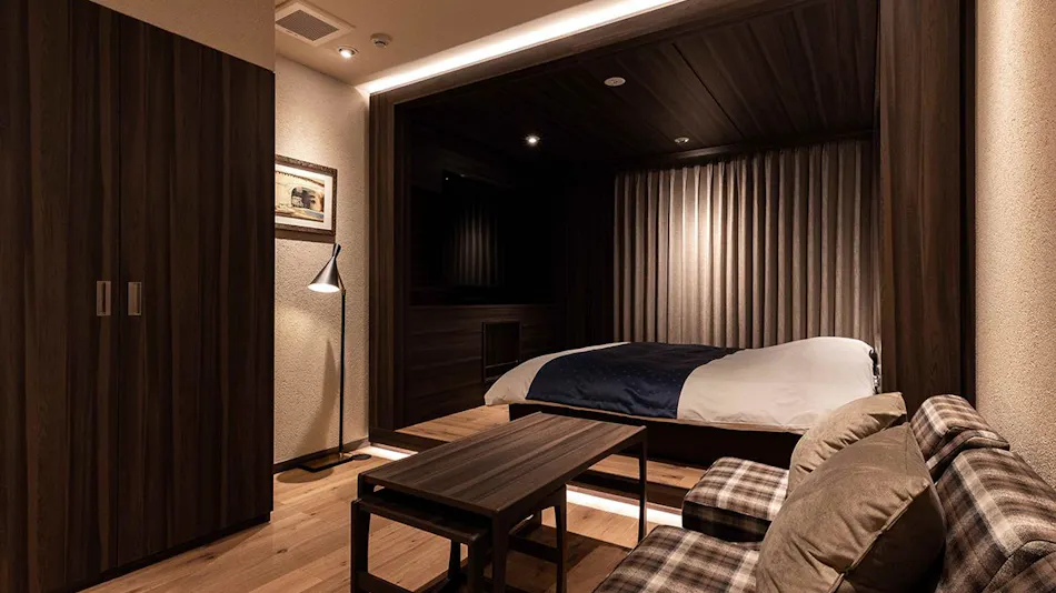Y-HOTEL