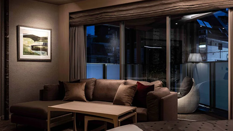 Y-HOTEL