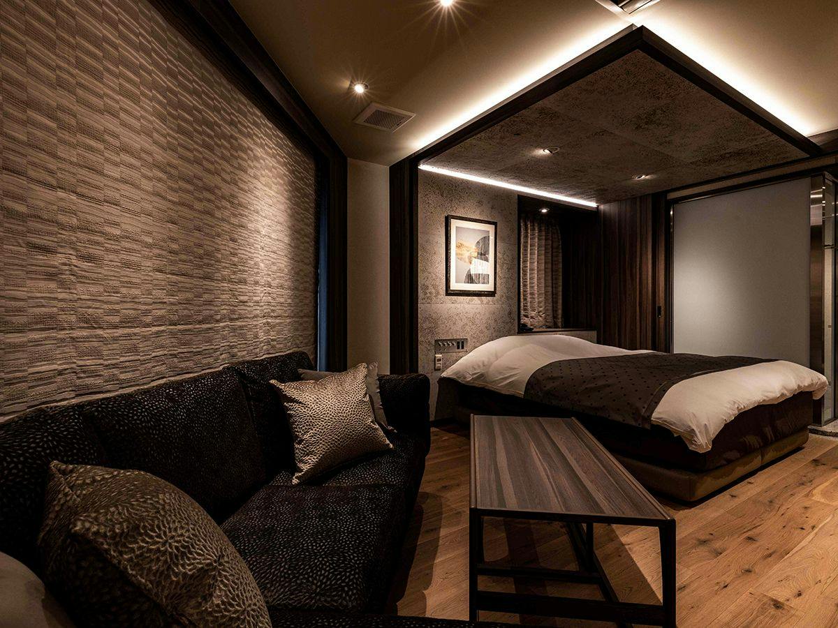 Y-HOTEL