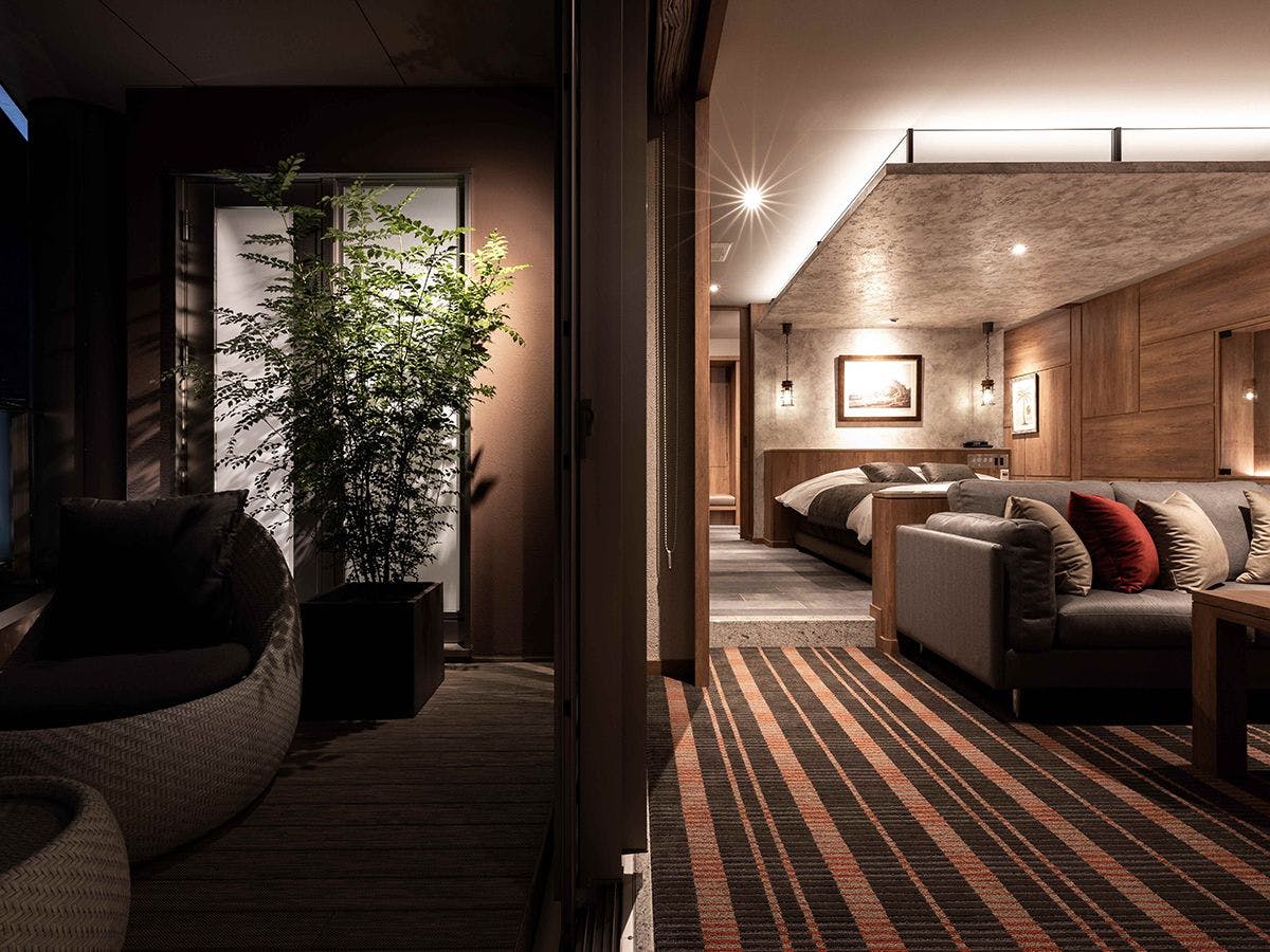 Y-HOTEL