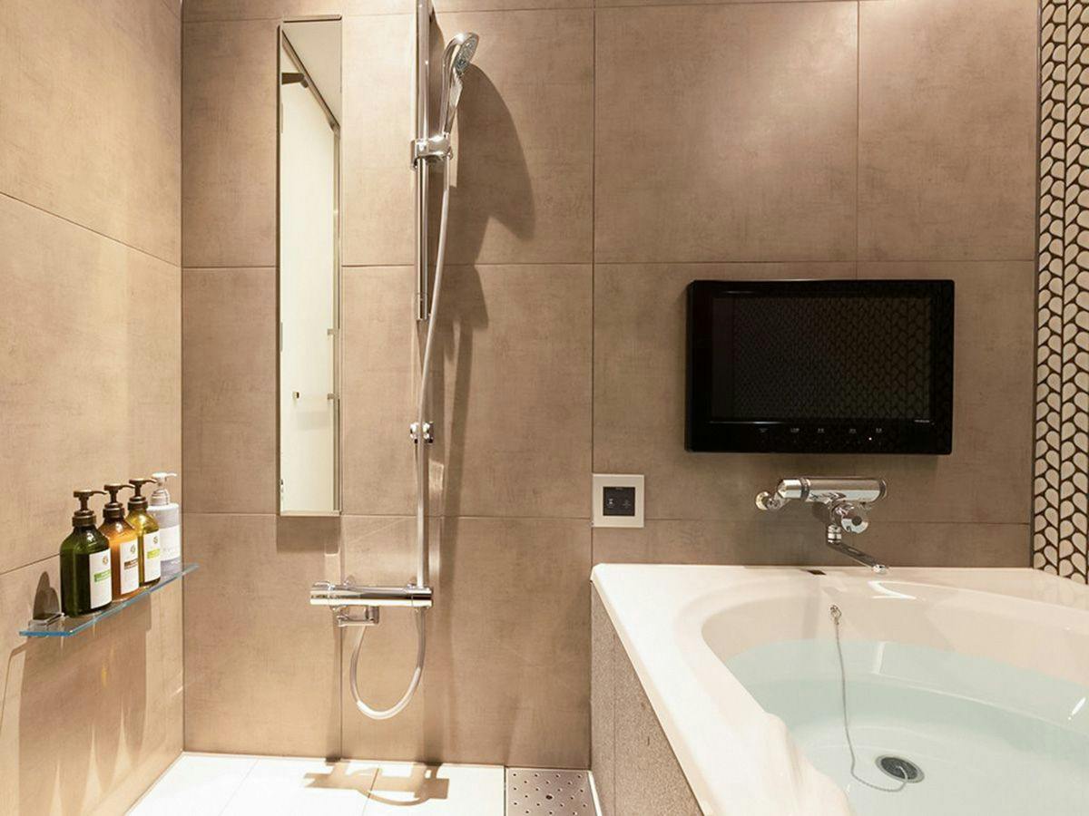 Y-HOTEL