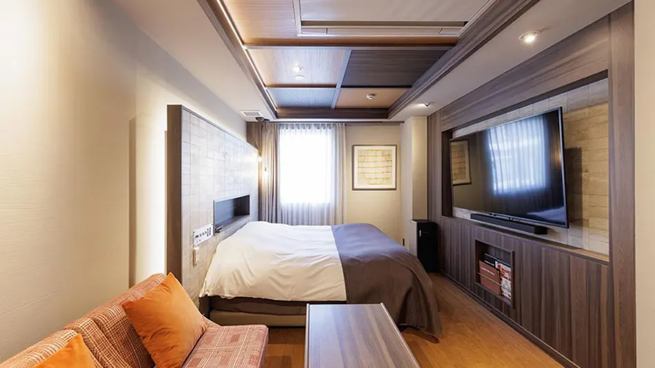Y-HOTEL