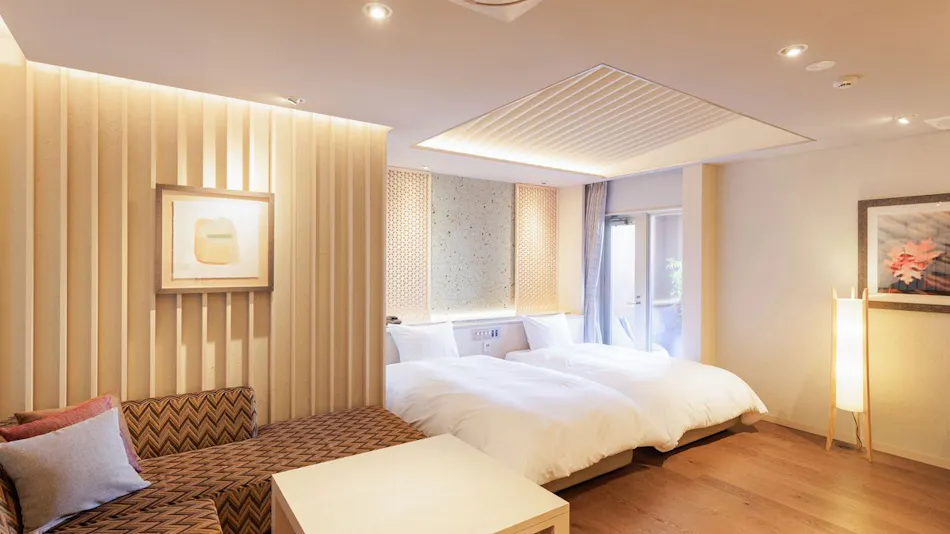 Y-HOTEL