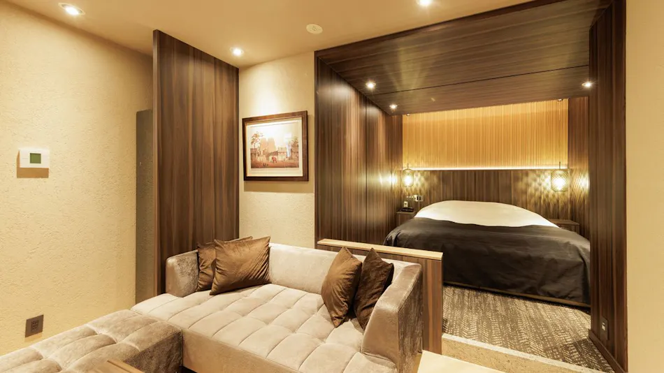 Y-HOTEL