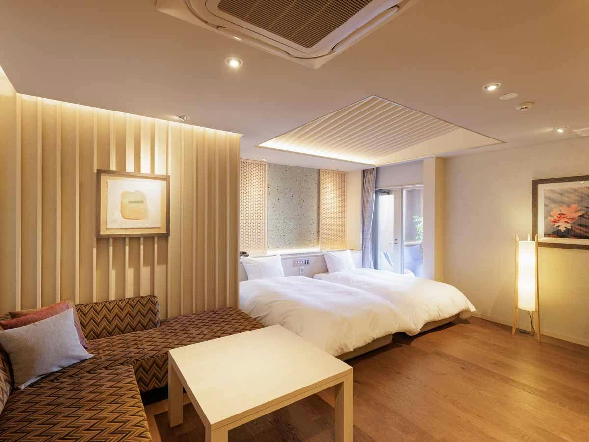Y-HOTEL