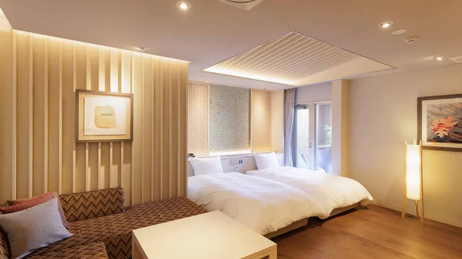 Y-HOTEL
