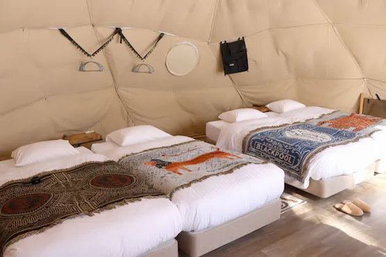 ภายในเต็นท์โดม