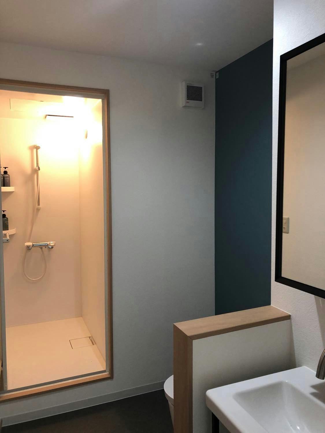 Phòng tắm vòi sen tầng hầm B2