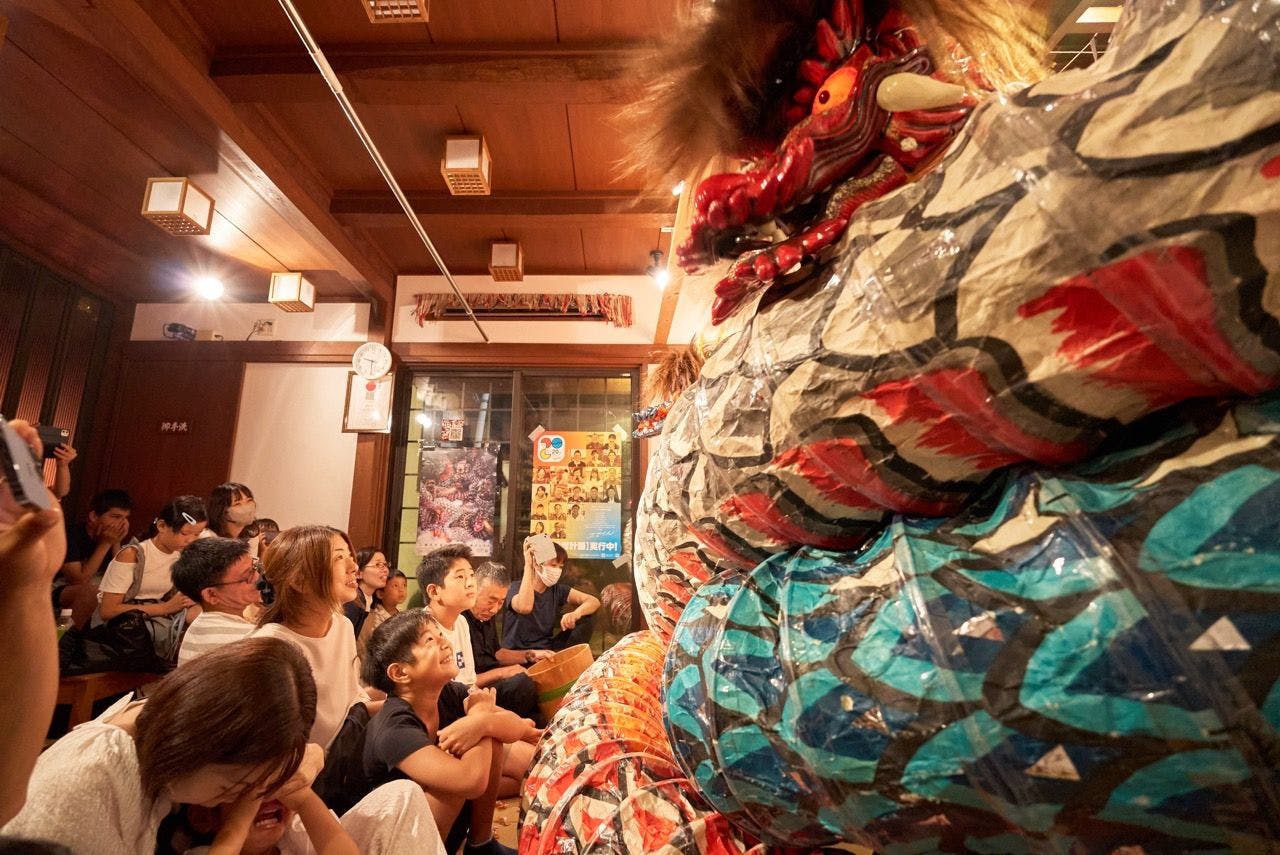 【อิวามิ คากุระ】การแสดงที่คากุระเด็นซึ่งอยู่ห่างออกไปเพียง 1 นาทีโดยการเดิน