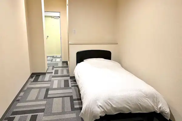 Tempat tidur tunggal