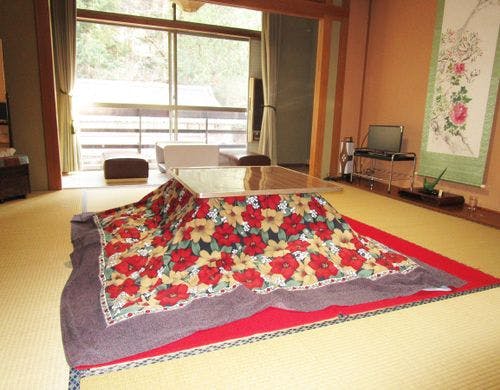 *客室一例/冬季はお部屋にこたつをご用意
