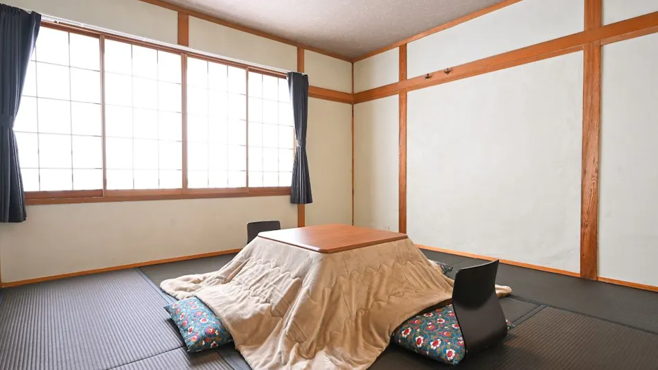 Hutte Jil Shirakabako