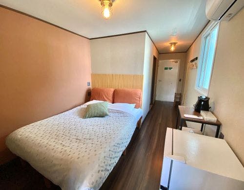 ダブルベットが１台のお部屋です