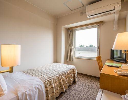 シングルルーム（10.5平米・ベッド幅97cm）