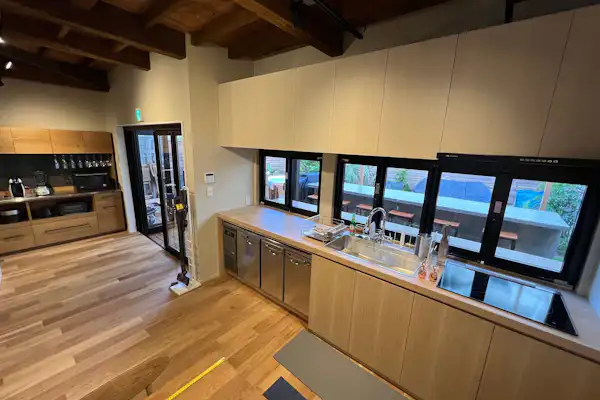 주방 공간도 넓습니다.