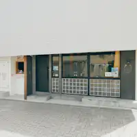 에노시마역에서 도보로 바로 이동 가능.