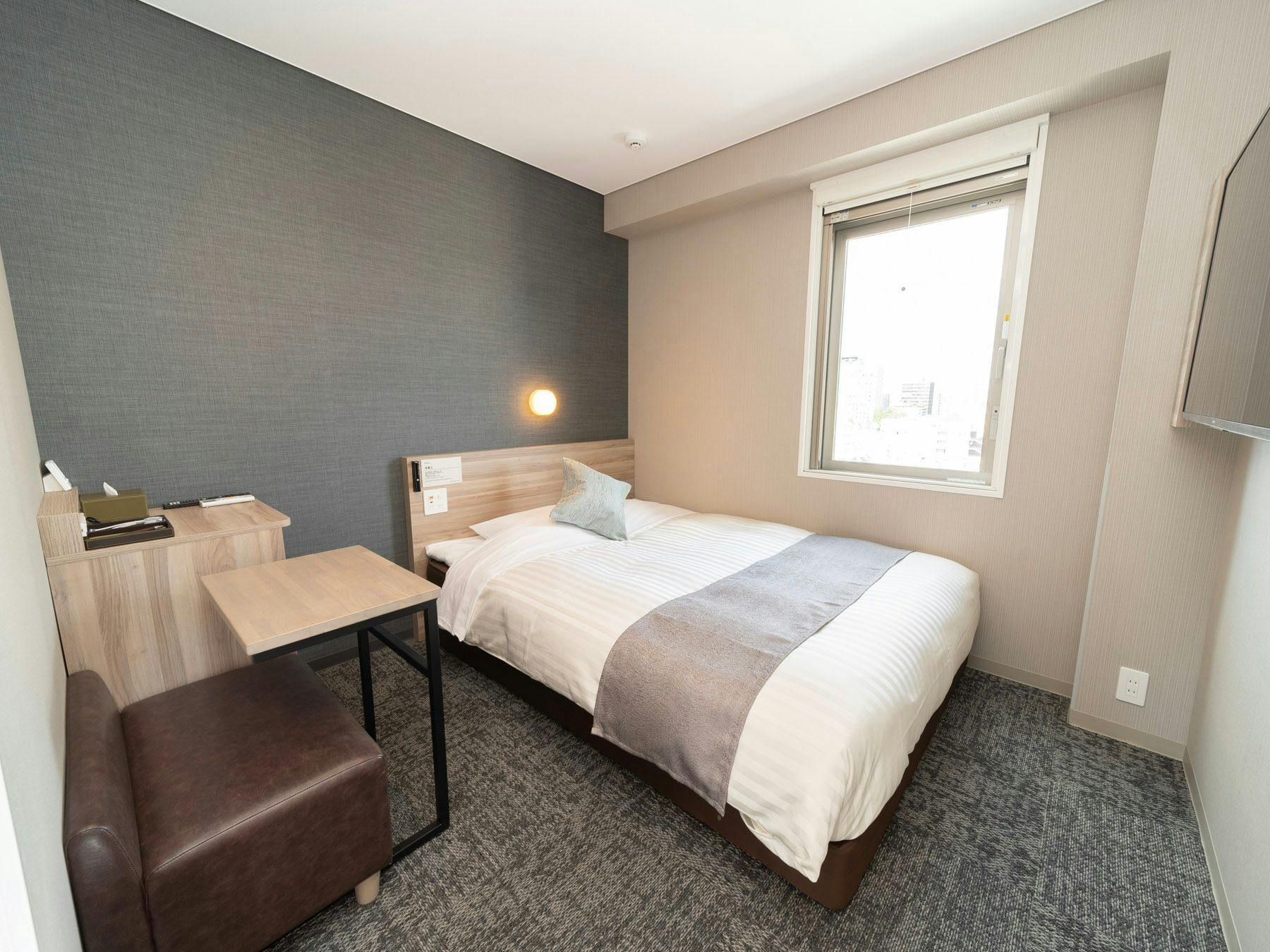 150cm 폭의 넓은 침대에서 푹 쉬세요.