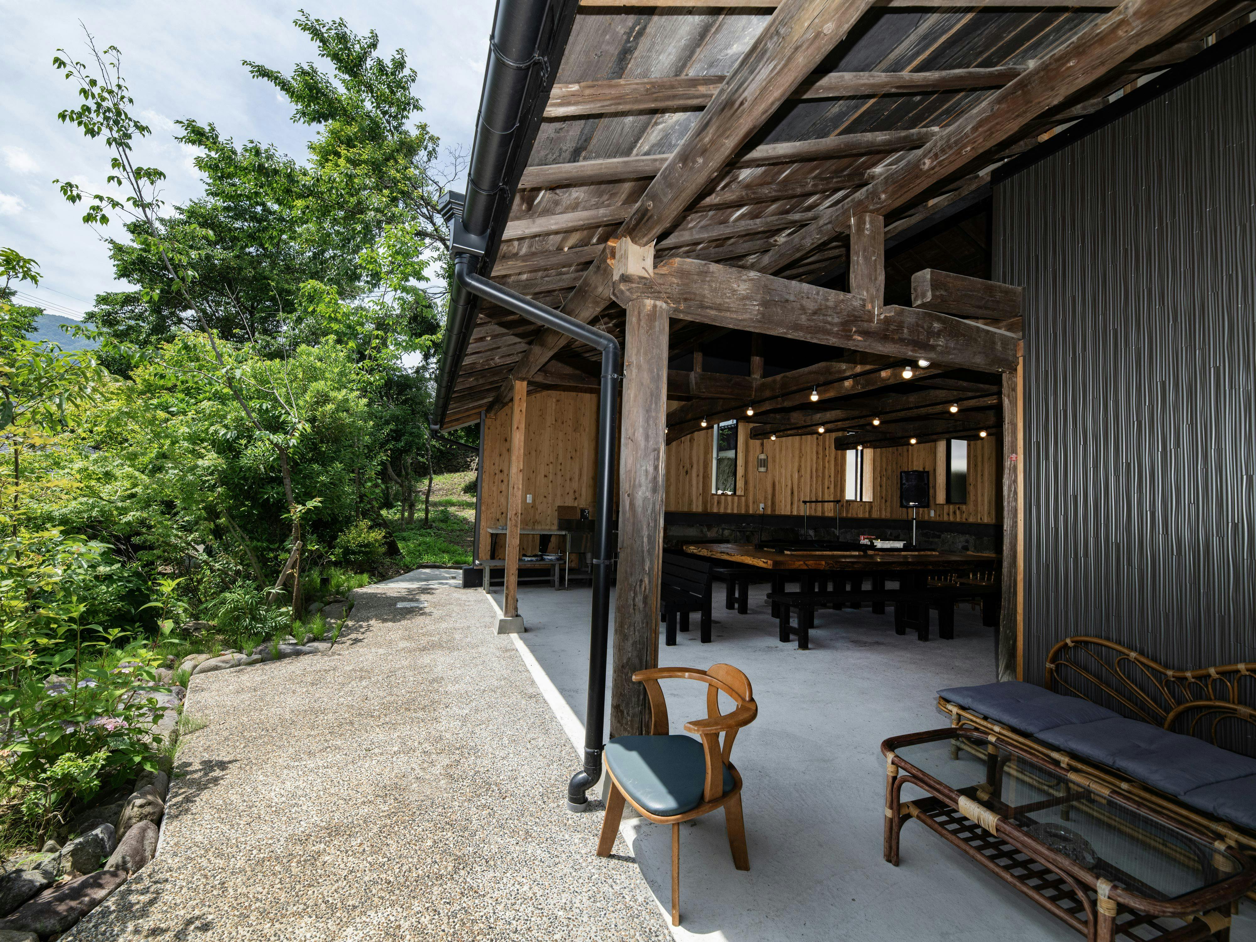 โรงม้าเก่า "บ้านบาร์บีคิว"