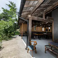 โรงม้าเก่า "บ้านบาร์บีคิว"