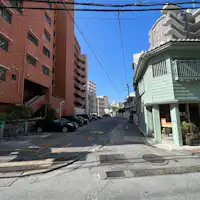 안쪽으로 들어가세요.