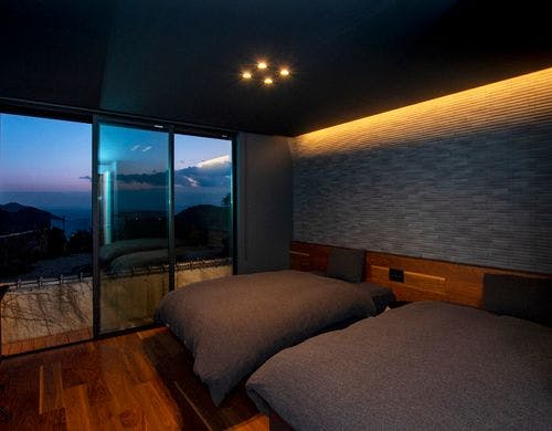 ベッドルーム_シモンズベッド