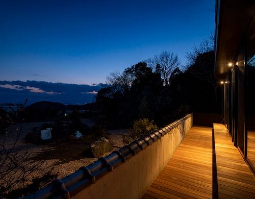 外観_1階ウッドテラス_夜景