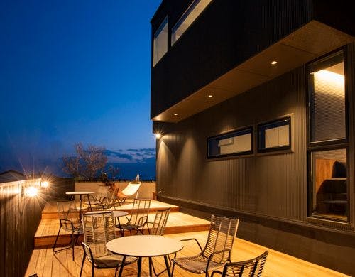 外観_1階ウッドテラス_夜景
