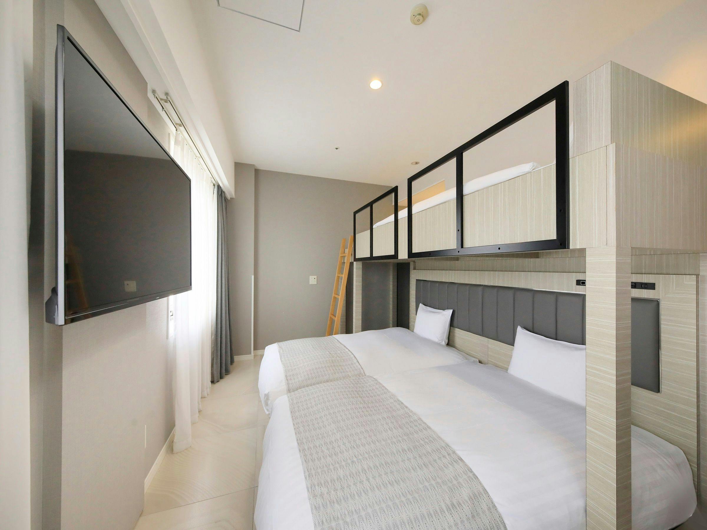 ซูพีเรีย ทวิน