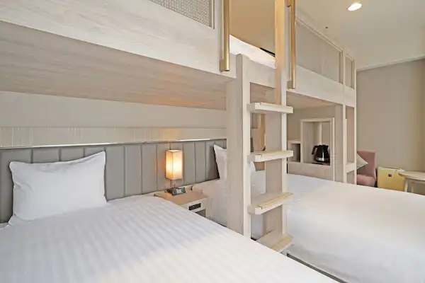 ห้องทวินโมเดอเรต + เตียงสองชั้น