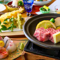 Sashimi perahu dan daging lembu atas pinggan seramik! Peningkatan <Aoi>