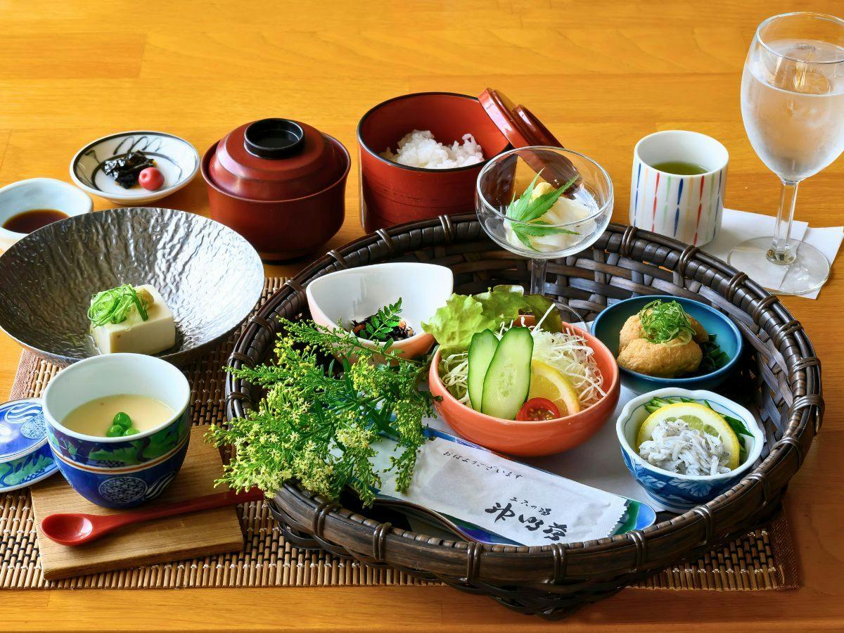 Sanroku Onsen Shinmeien