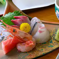 Nikmati makanan laut yang lazat di Fukui.