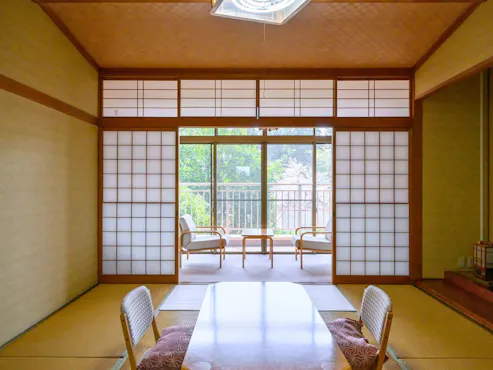 Bilik gaya Jepun dengan suasana tenang