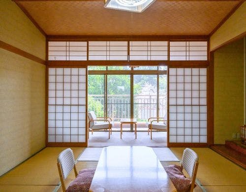 落ち着いた雰囲気の和室